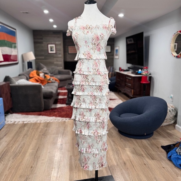 V. Chapman Lily Ruched & Ruffled Stretch Satin Midi Dress size 6 - Picture 2 of 4